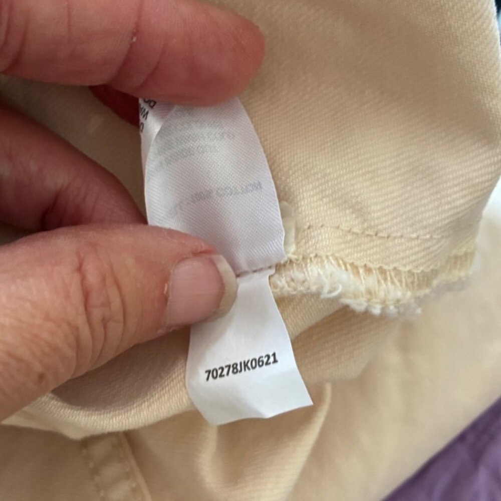 NWTGianni Bini Womens Cropped Denim Jacket M Bone Beige Cotton Button-Up READ - Picture 13 of 16